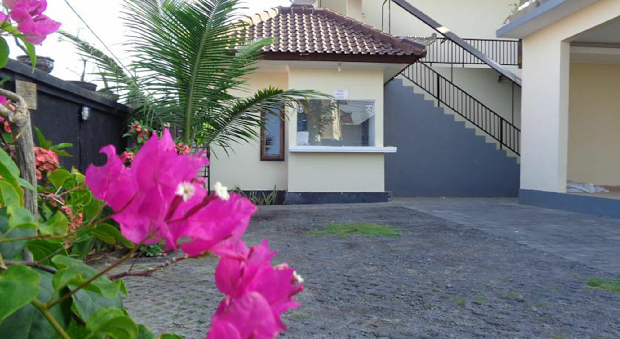 Bakung Sunset Hotel Kuta  Exterior photo